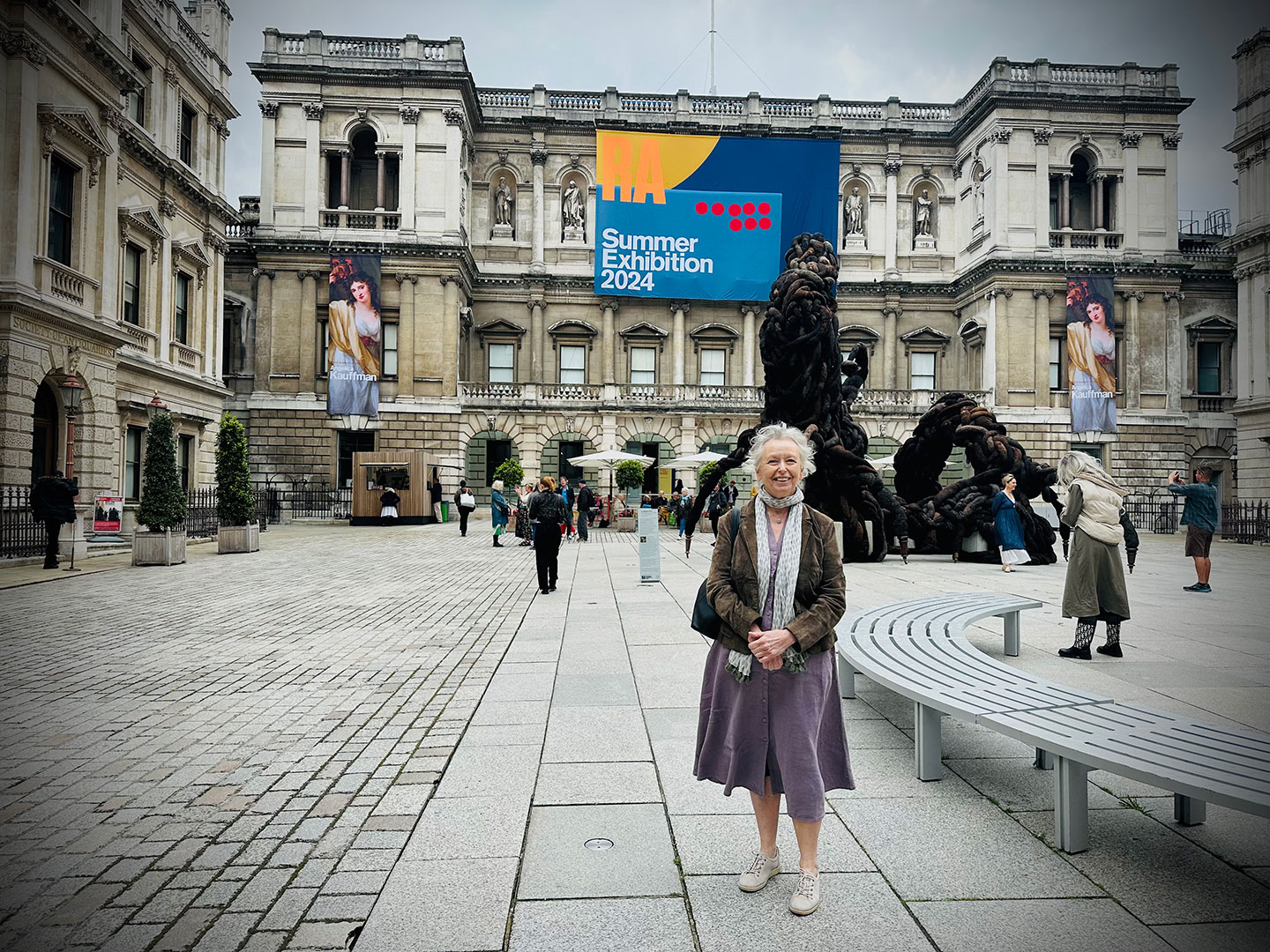 sue-lynn-about-photo-16-9